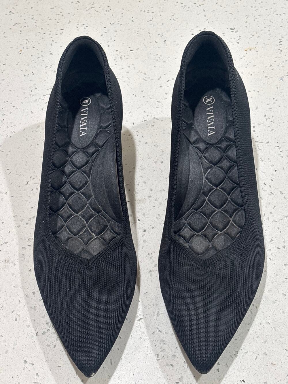 Women’s vivaia kitten heels size 11.5